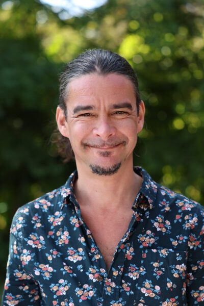 Neil englischsprachiger Kindergartenassistent