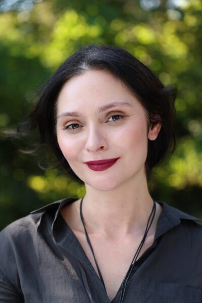 Ionela englischsprachige Assistentin
