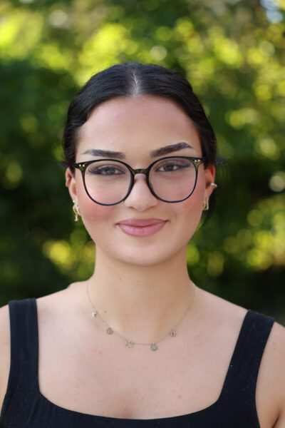 Azra deutschsprachige Kindergartenassistentin